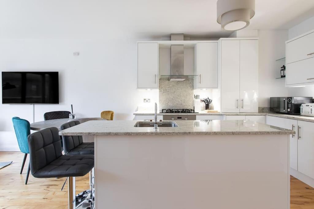 Centre Luxurious Free Parking Apartment Belfast